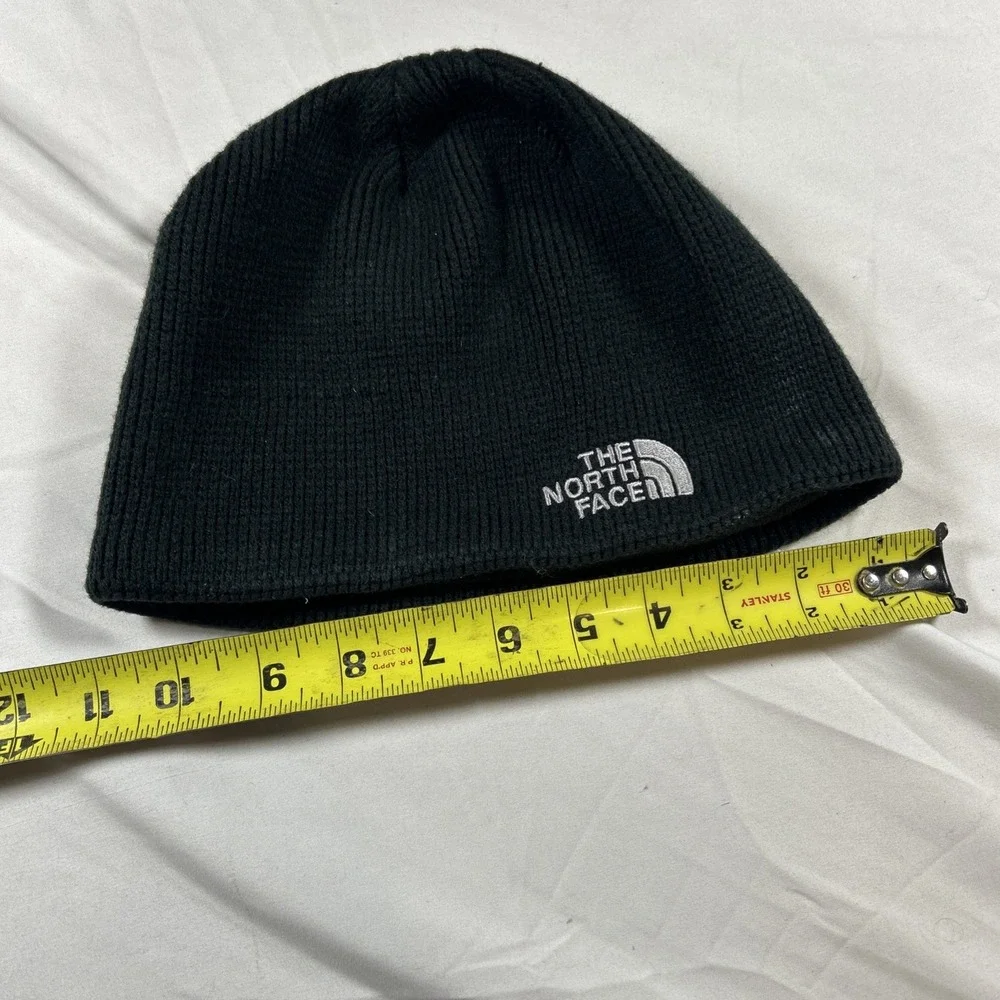 The North Face Black Classic Knit Beanie Running Hat Unisex One Size Soccer Warm